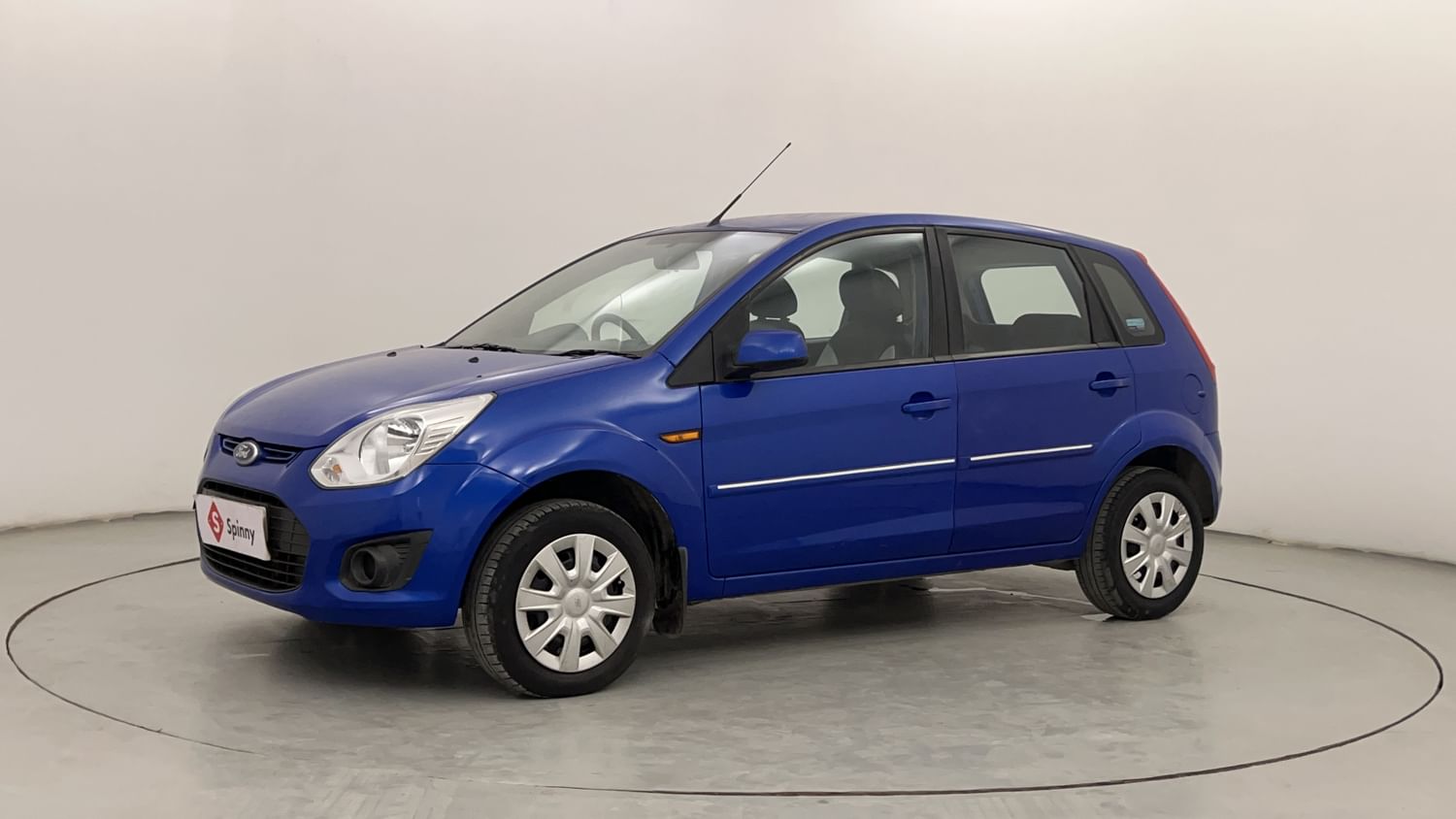 LEFT FRONT CORNER VIEW