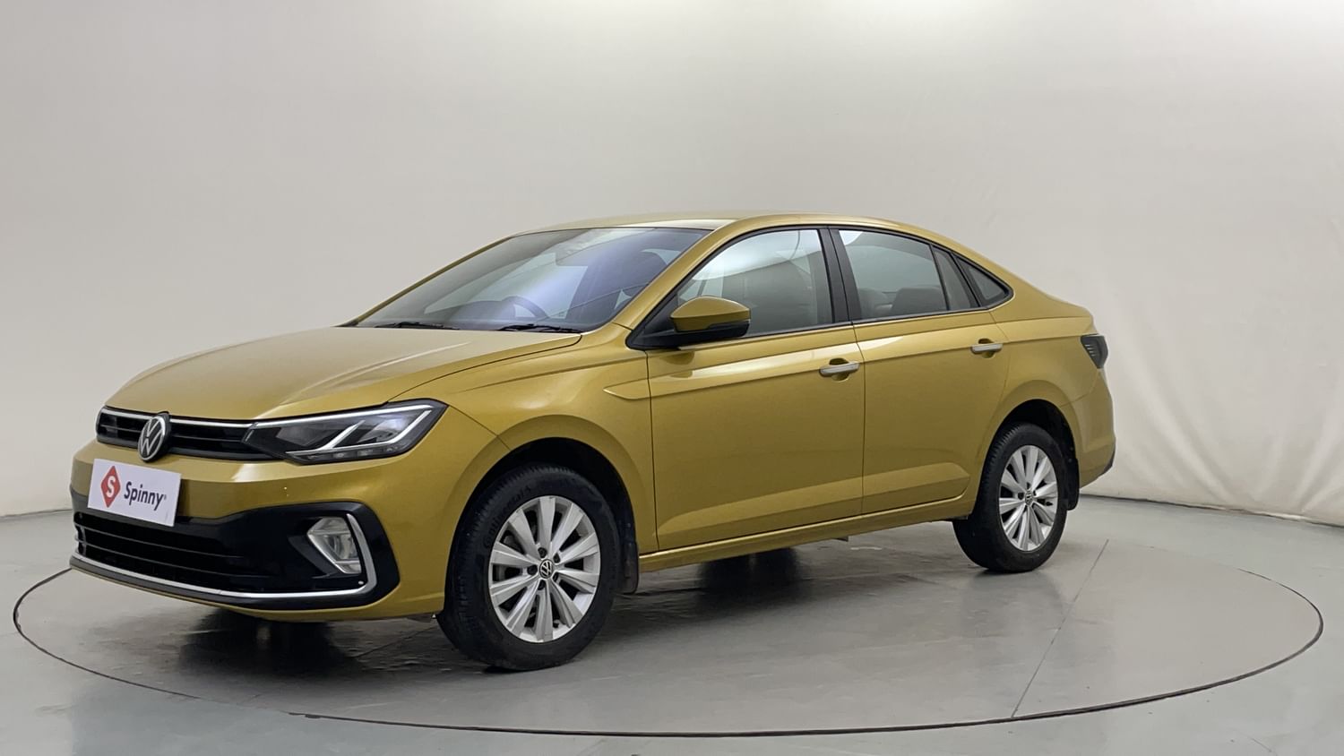 LEFT FRONT CORNER VIEW