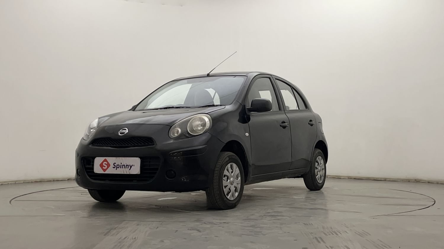 LEFT FRONT CORNER VIEW