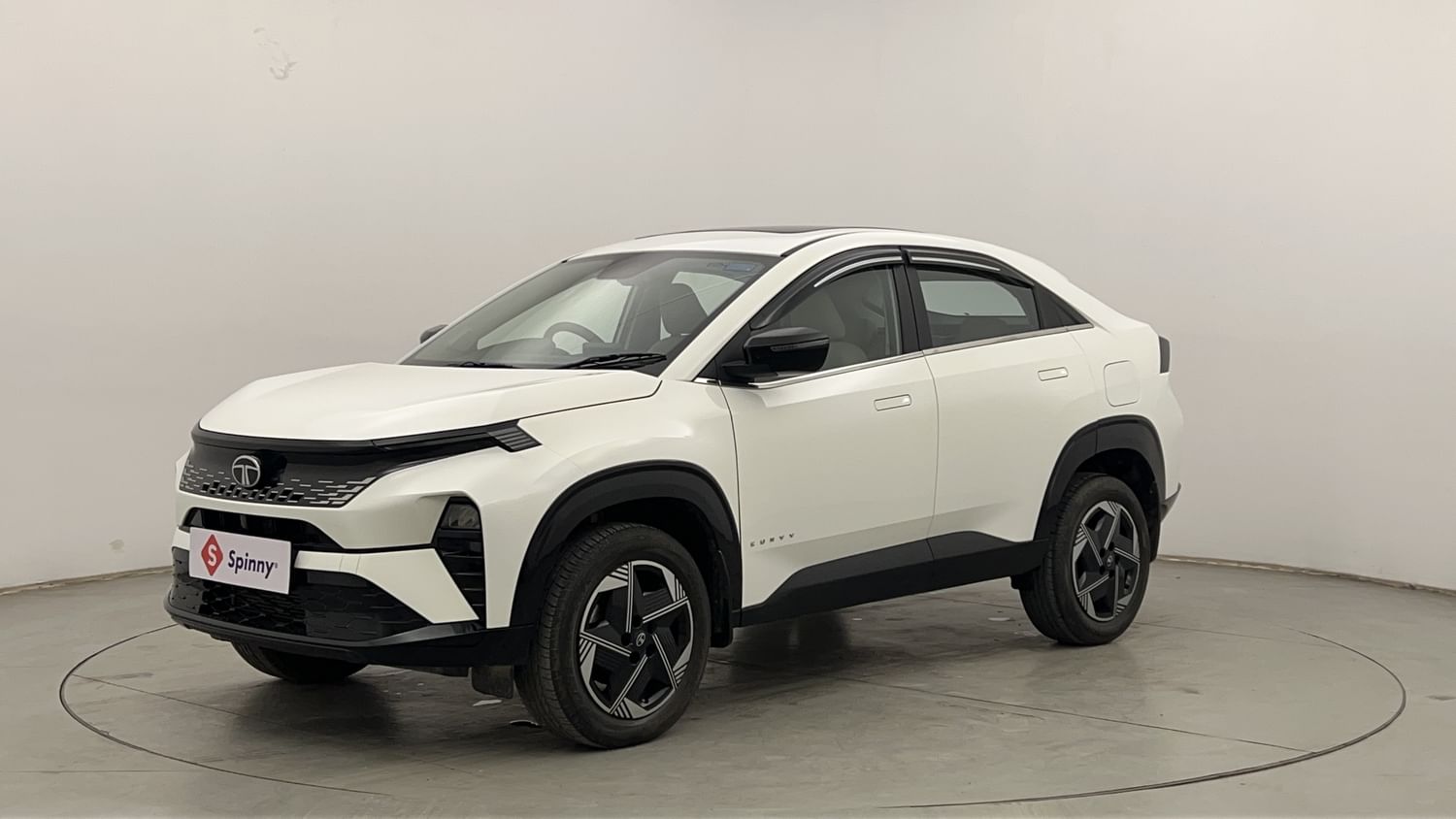 LEFT FRONT CORNER VIEW