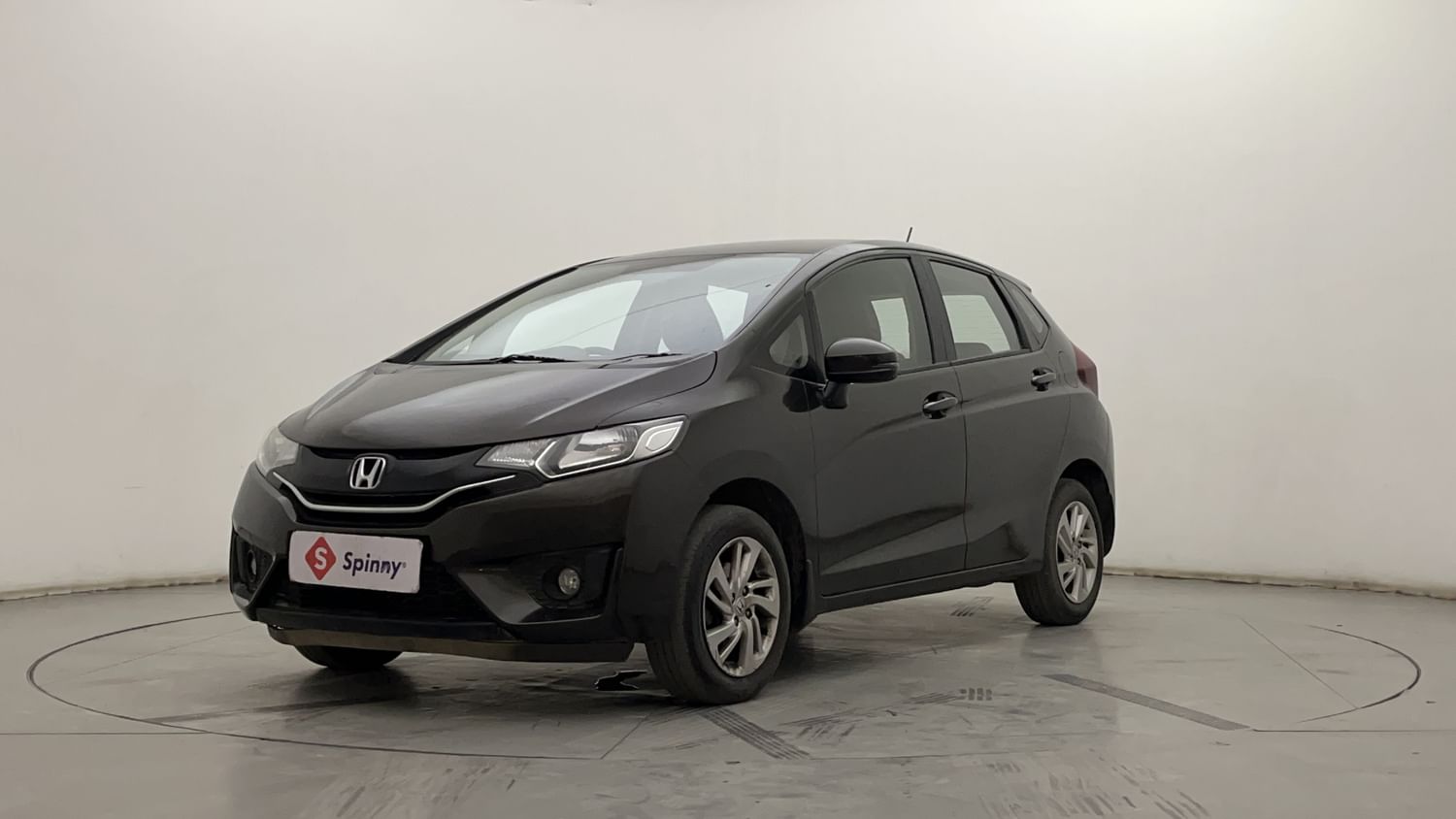 LEFT FRONT CORNER VIEW