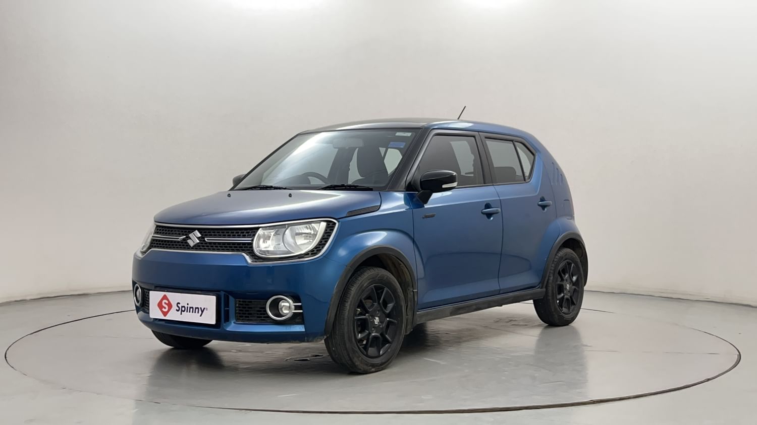 LEFT FRONT CORNER VIEW