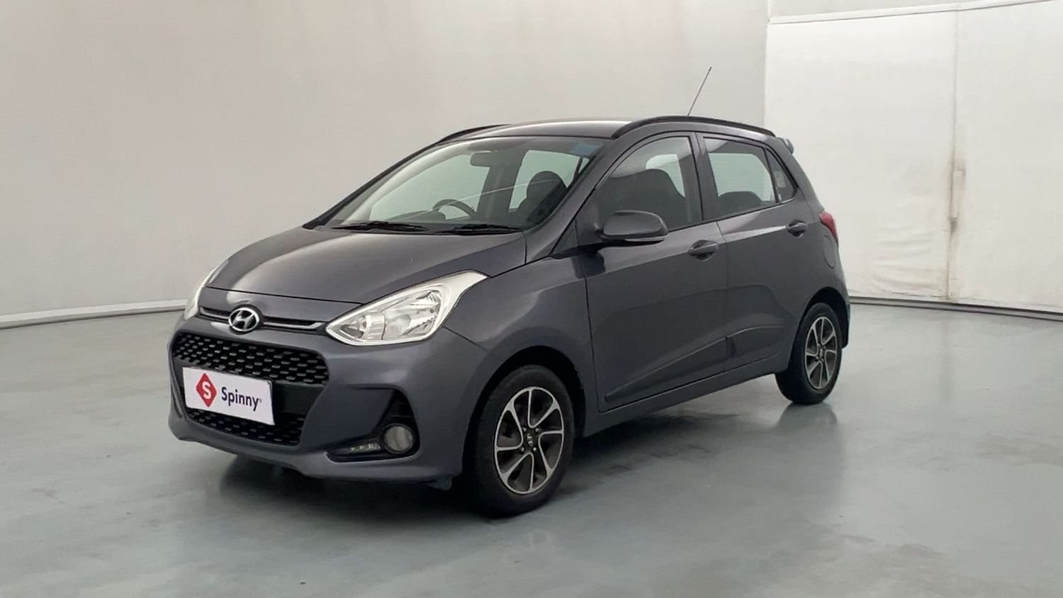 LEFT FRONT CORNER VIEW