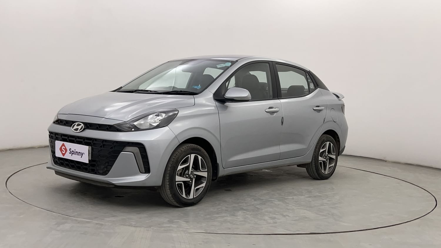 LEFT FRONT CORNER VIEW