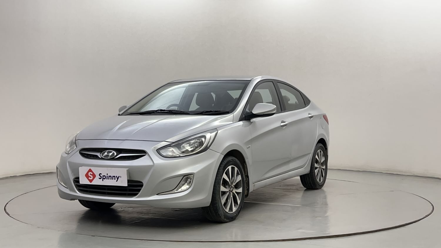 LEFT FRONT CORNER VIEW