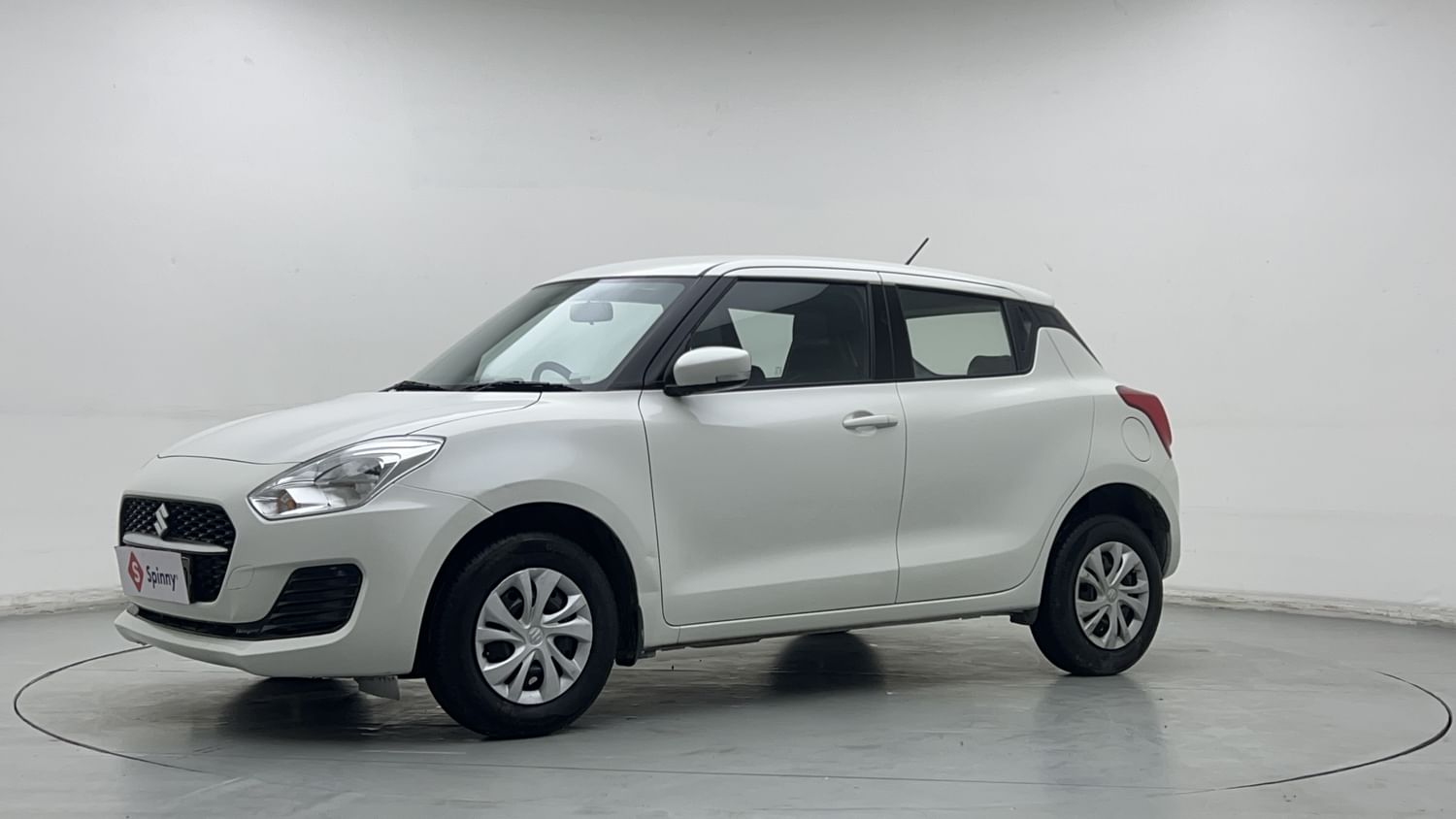 LEFT FRONT CORNER VIEW