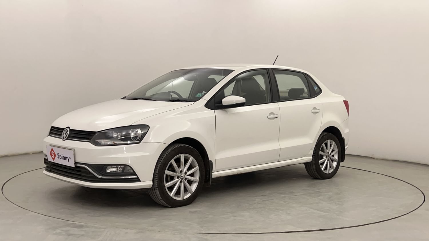 LEFT FRONT CORNER VIEW