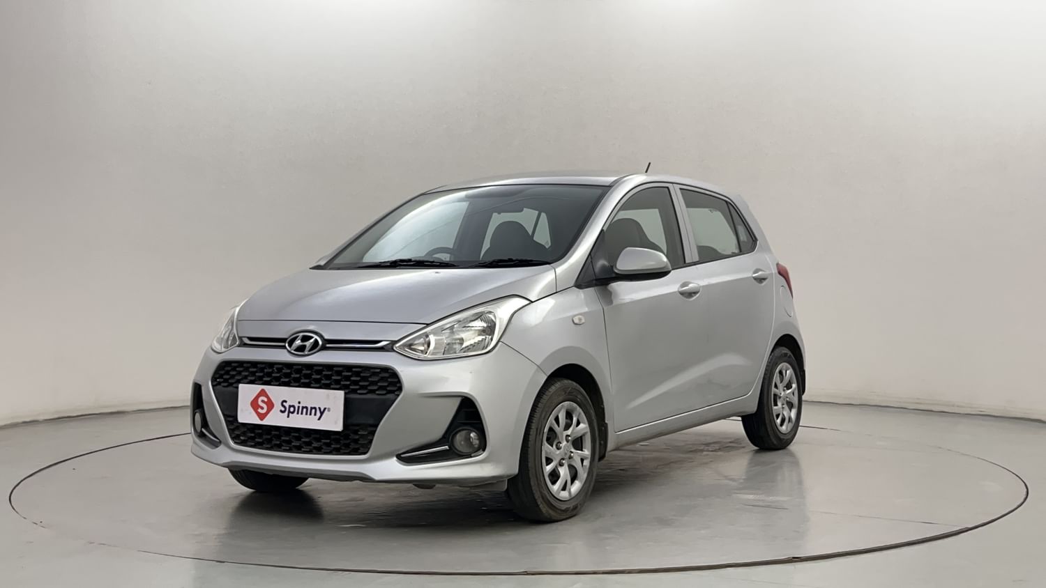 LEFT FRONT CORNER VIEW