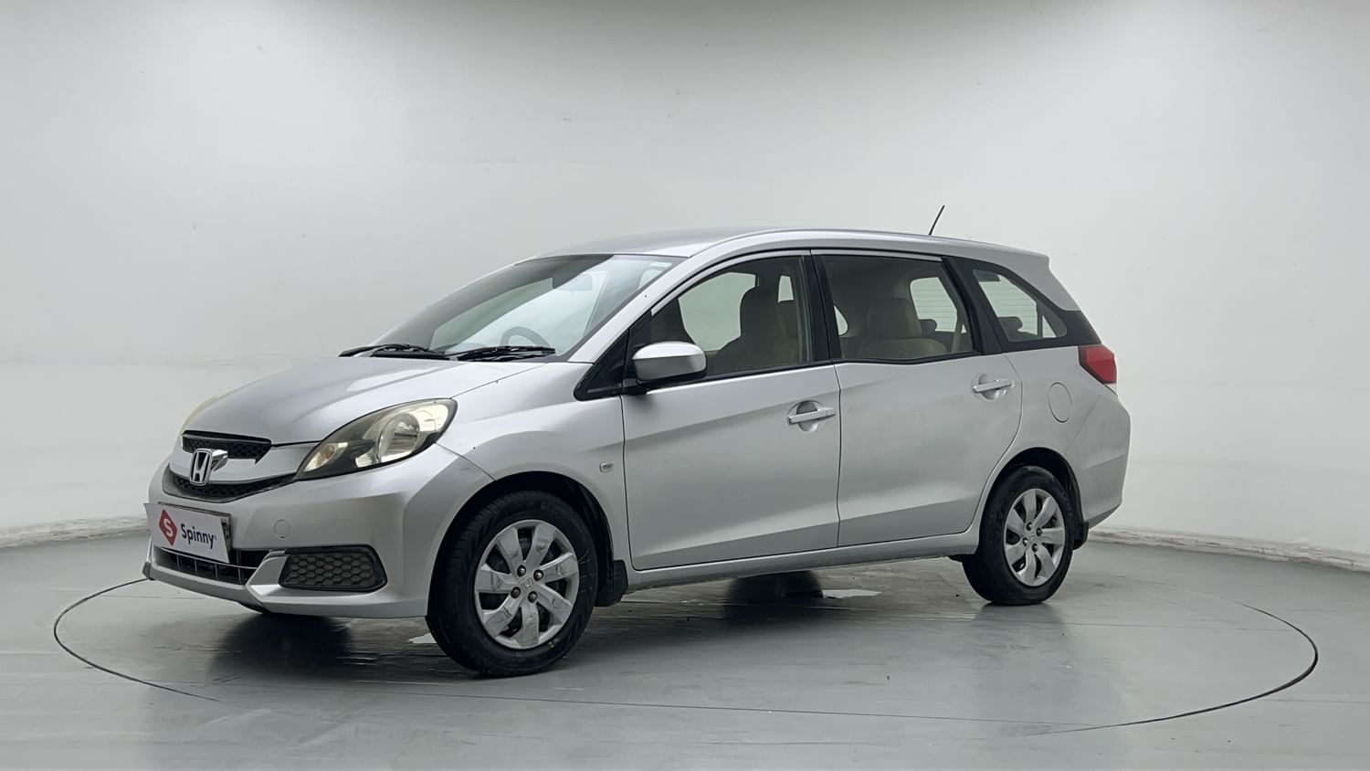 LEFT FRONT CORNER VIEW