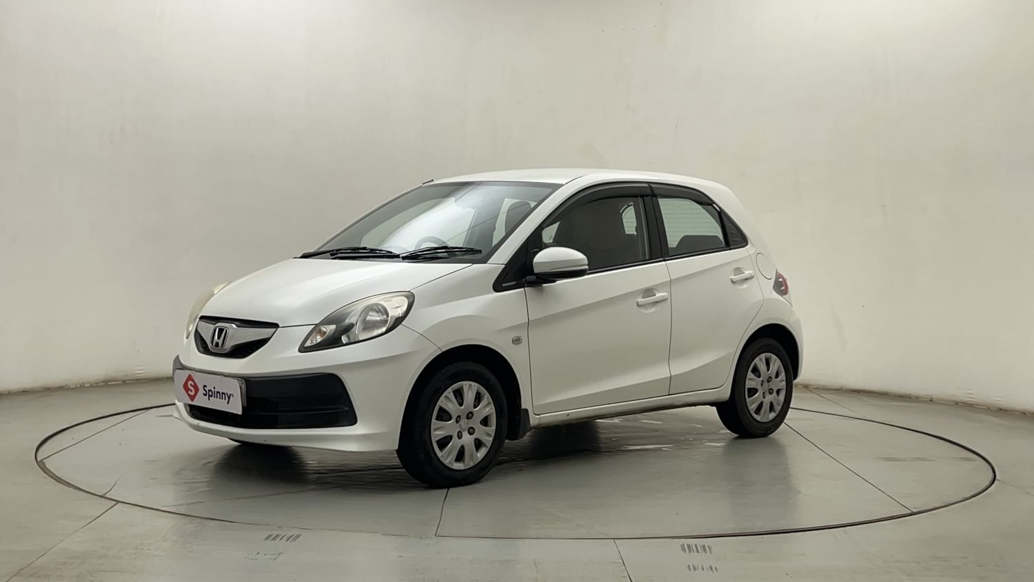 LEFT FRONT CORNER VIEW