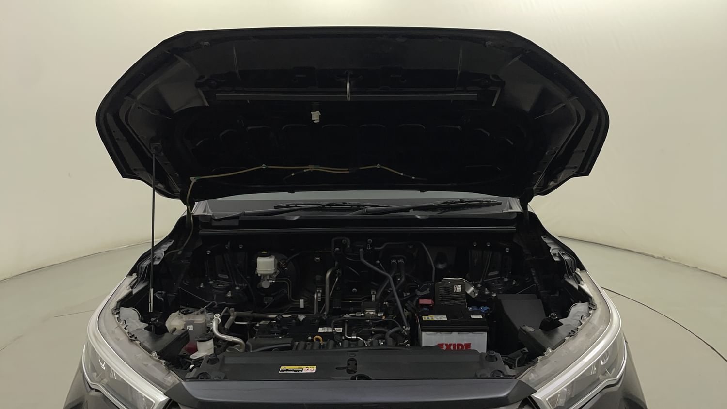 New Toyota Innova Hycross engine ENGINE & BONNET OPEN FRONT VIEW