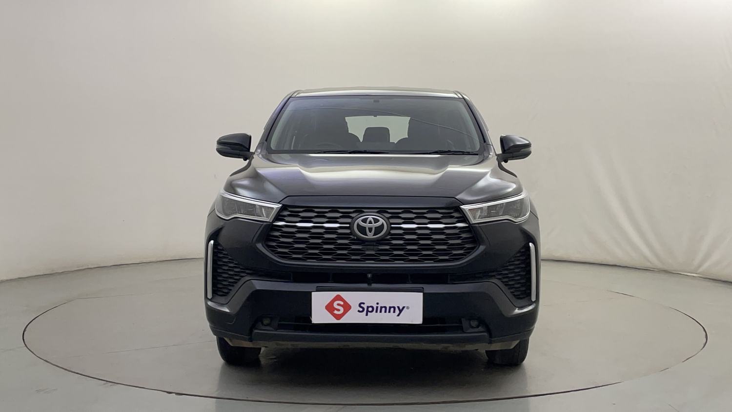 New Toyota Innova Hycross exterior FRONT VIEW