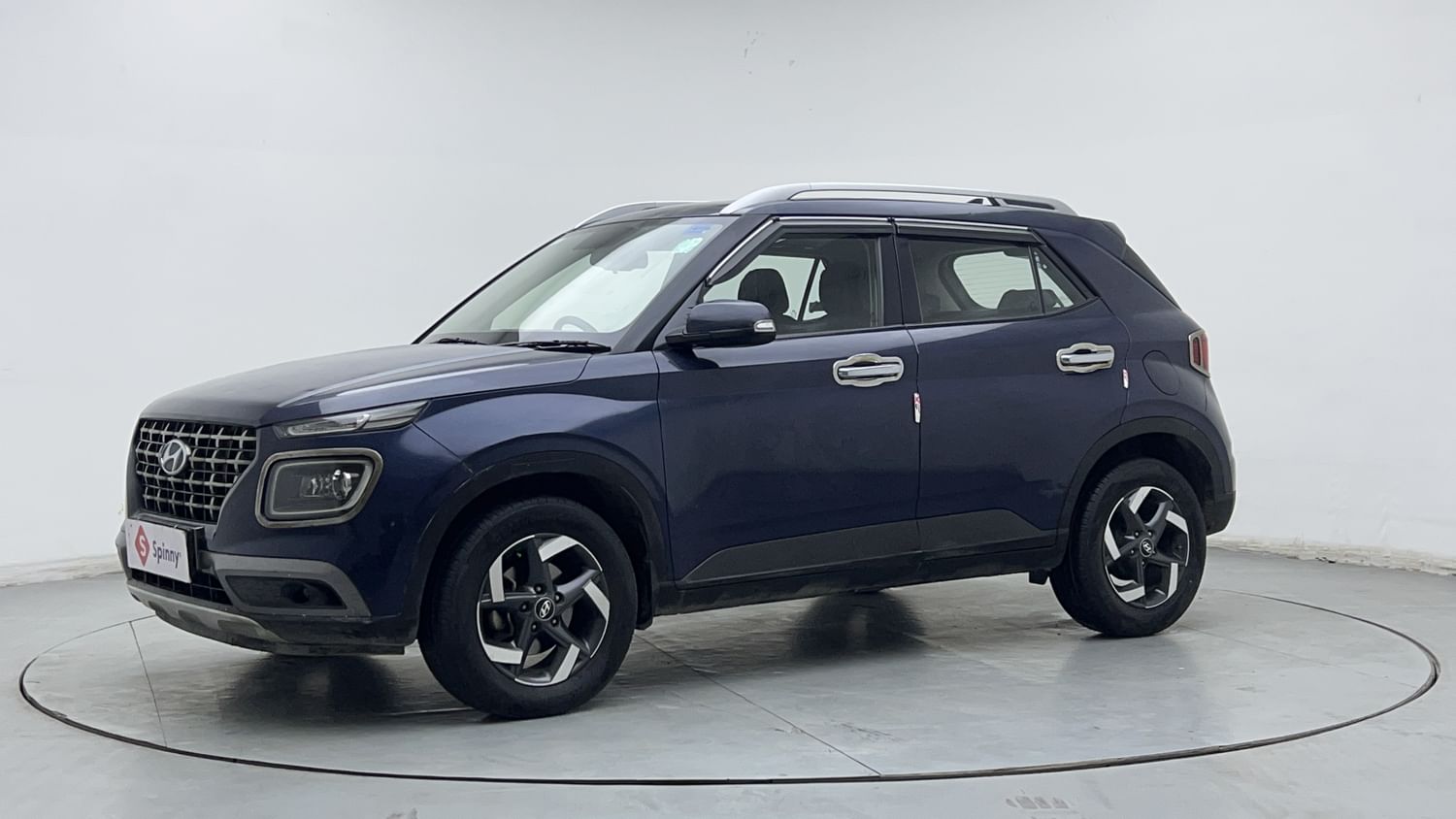 LEFT FRONT CORNER VIEW