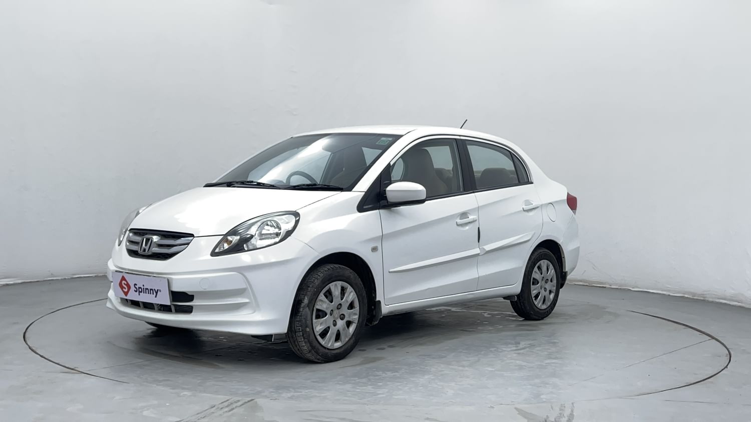 LEFT FRONT CORNER VIEW