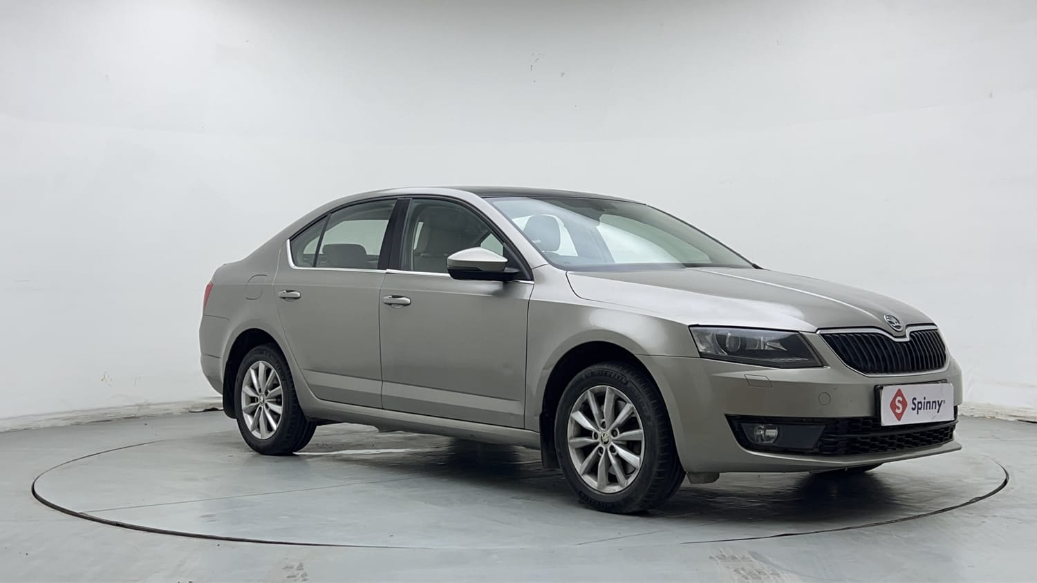 New Skoda Octavia exterior RIGHT FRONT CORNER VIEW
