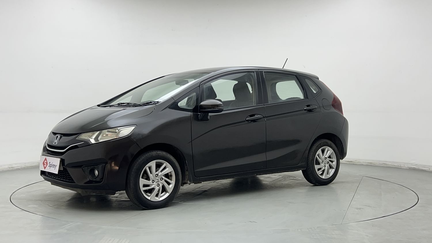 LEFT FRONT CORNER VIEW