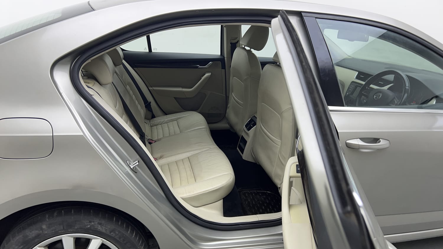 New Skoda Octavia interior RIGHT SIDE REAR DOOR CABIN VIEW