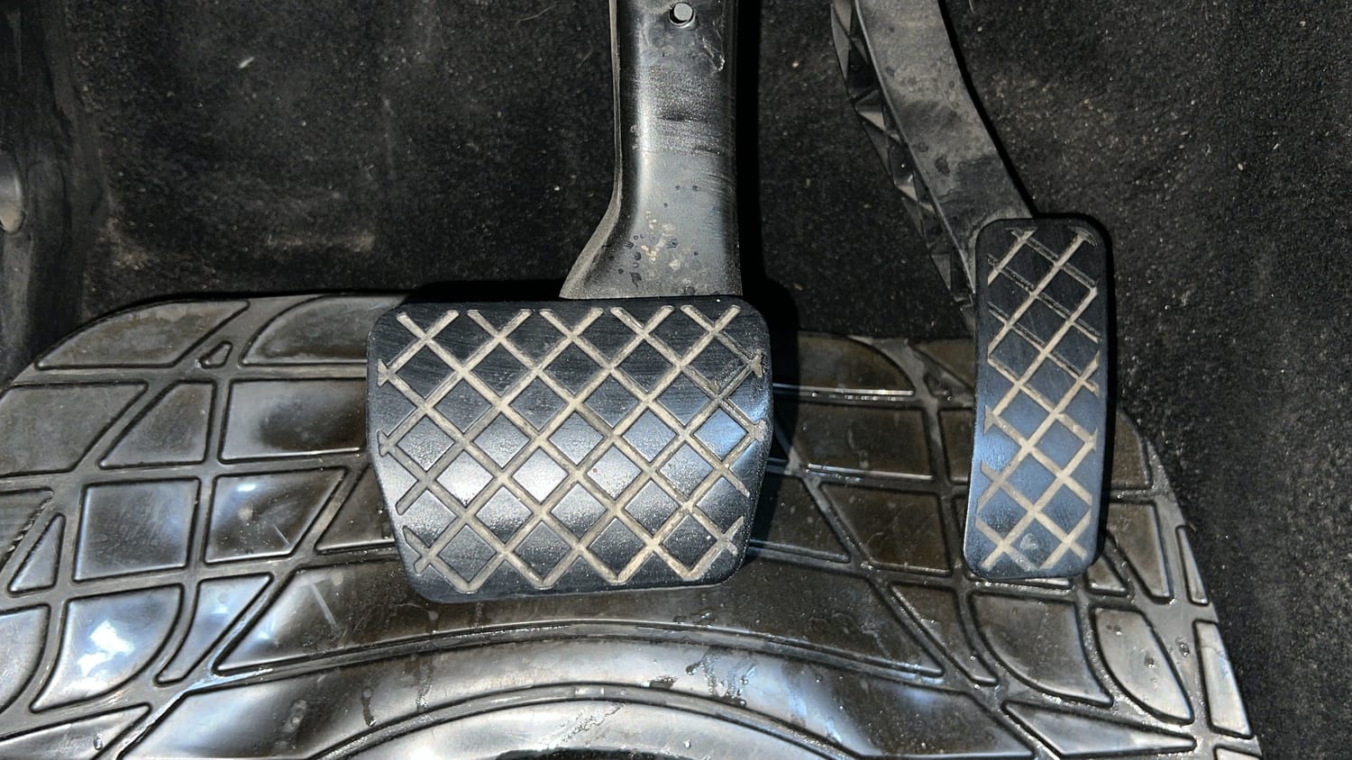 New Skoda Octavia interior PEDALS VIEW