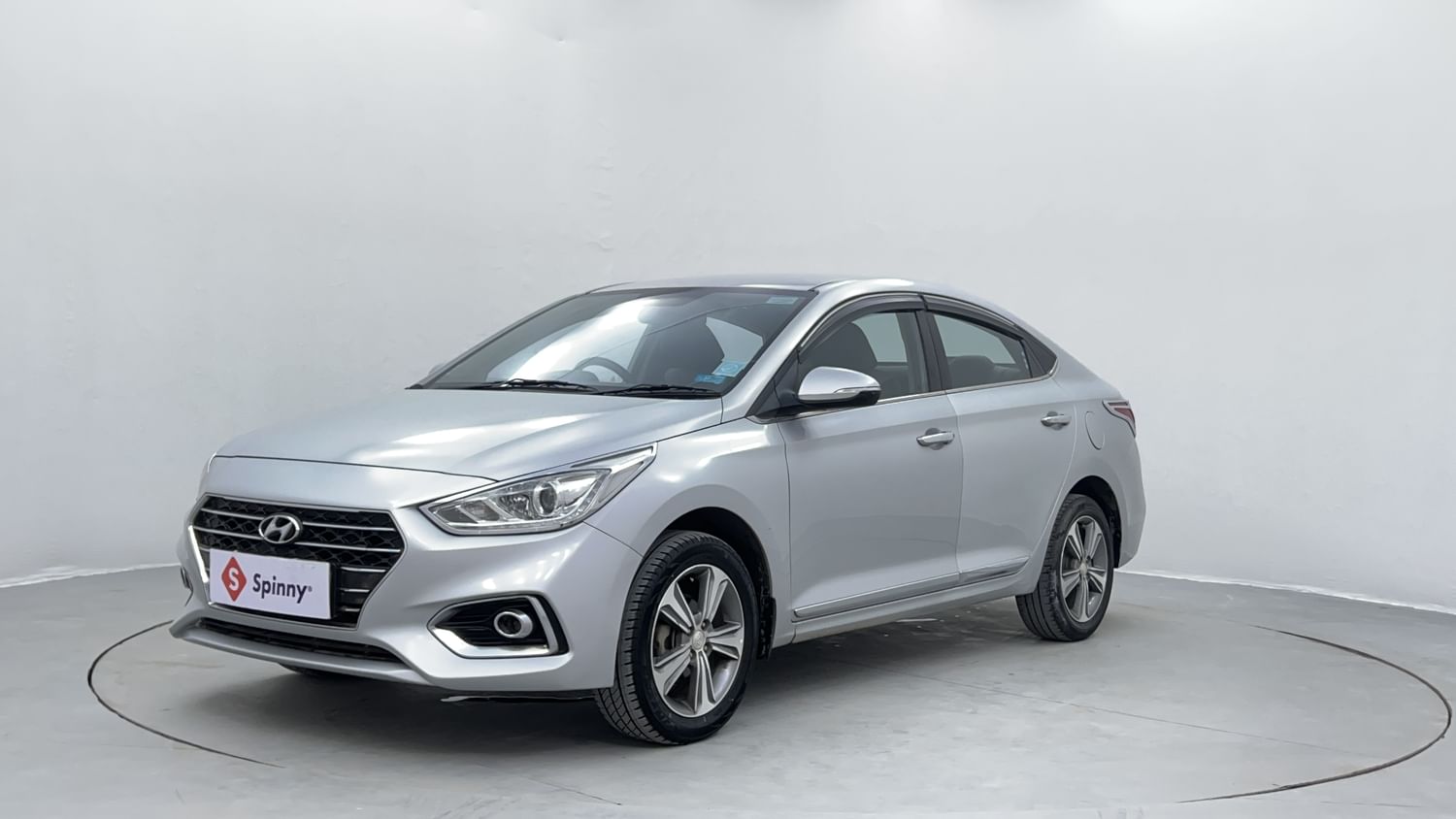 LEFT FRONT CORNER VIEW