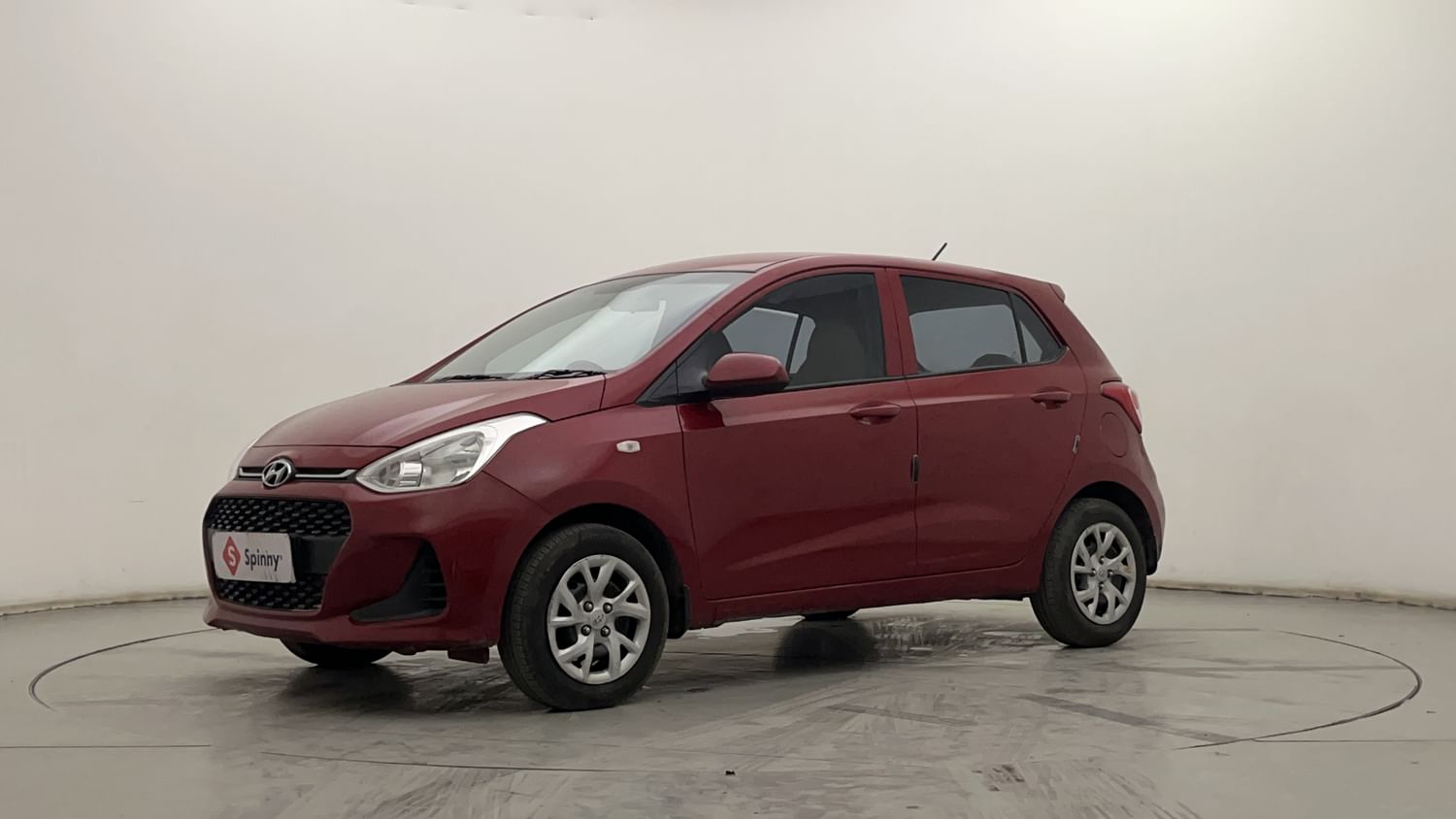 LEFT FRONT CORNER VIEW