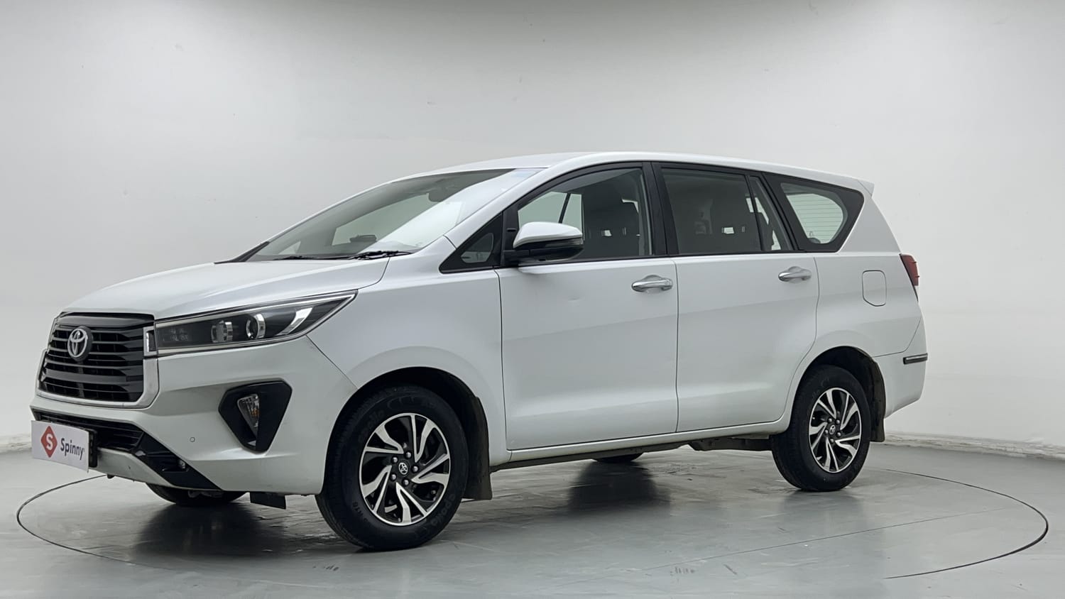 2022 Toyota Innova Crysta 2.4 G MT 7-Seater BS IV
