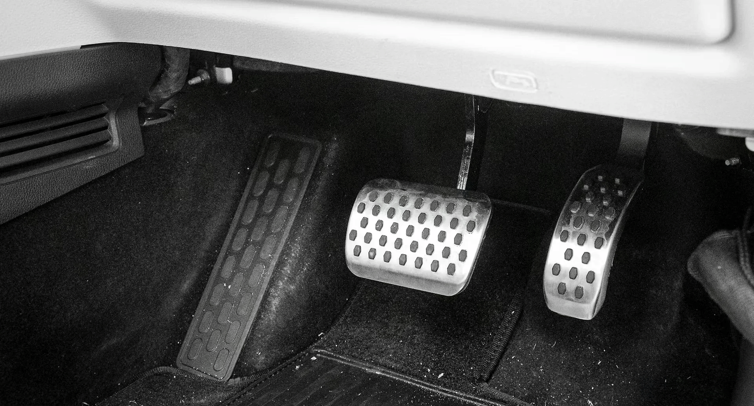 New Mahindra Thar Roxx interior PEDALS VIEW