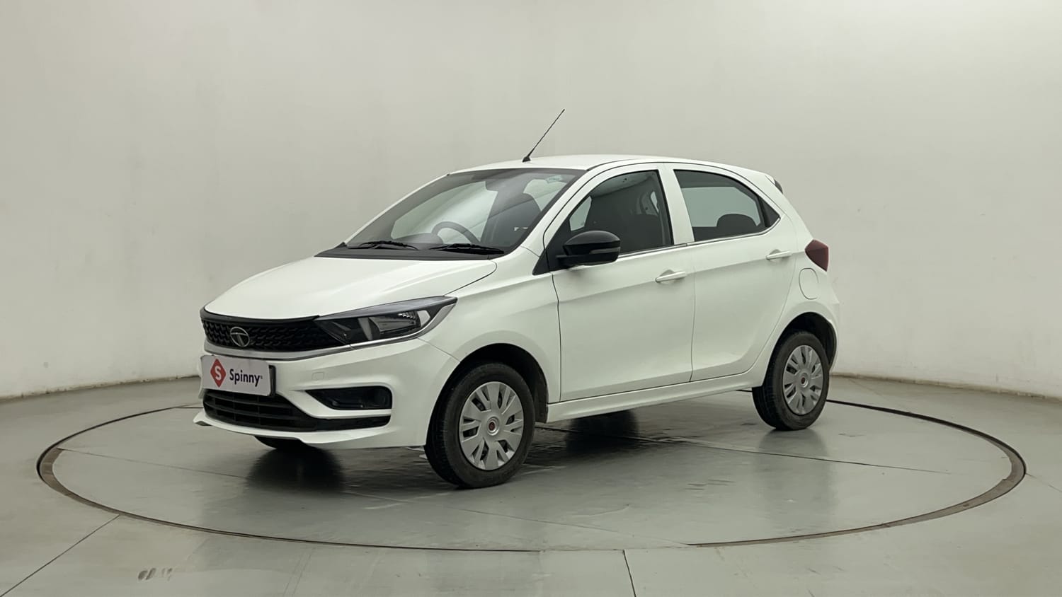 2022 Tata Tiago XT CNG