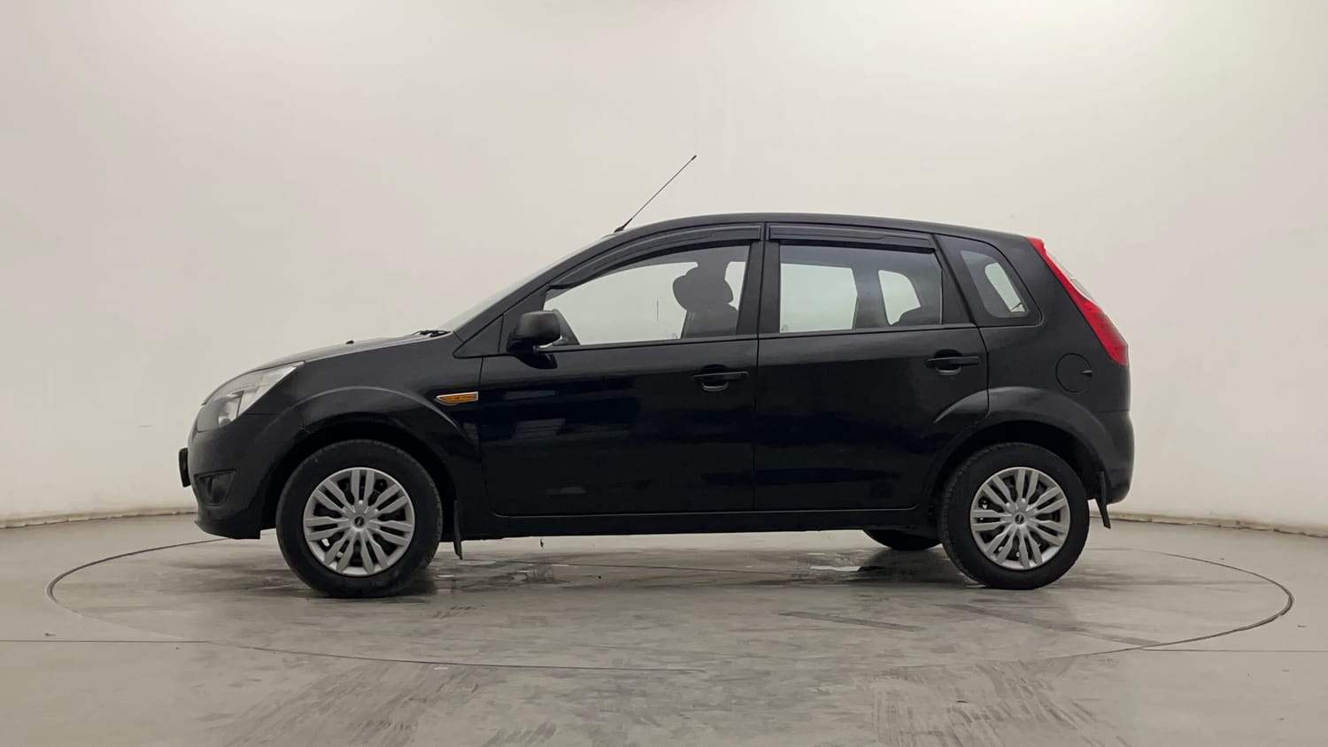 2012 Ford Figo - 2