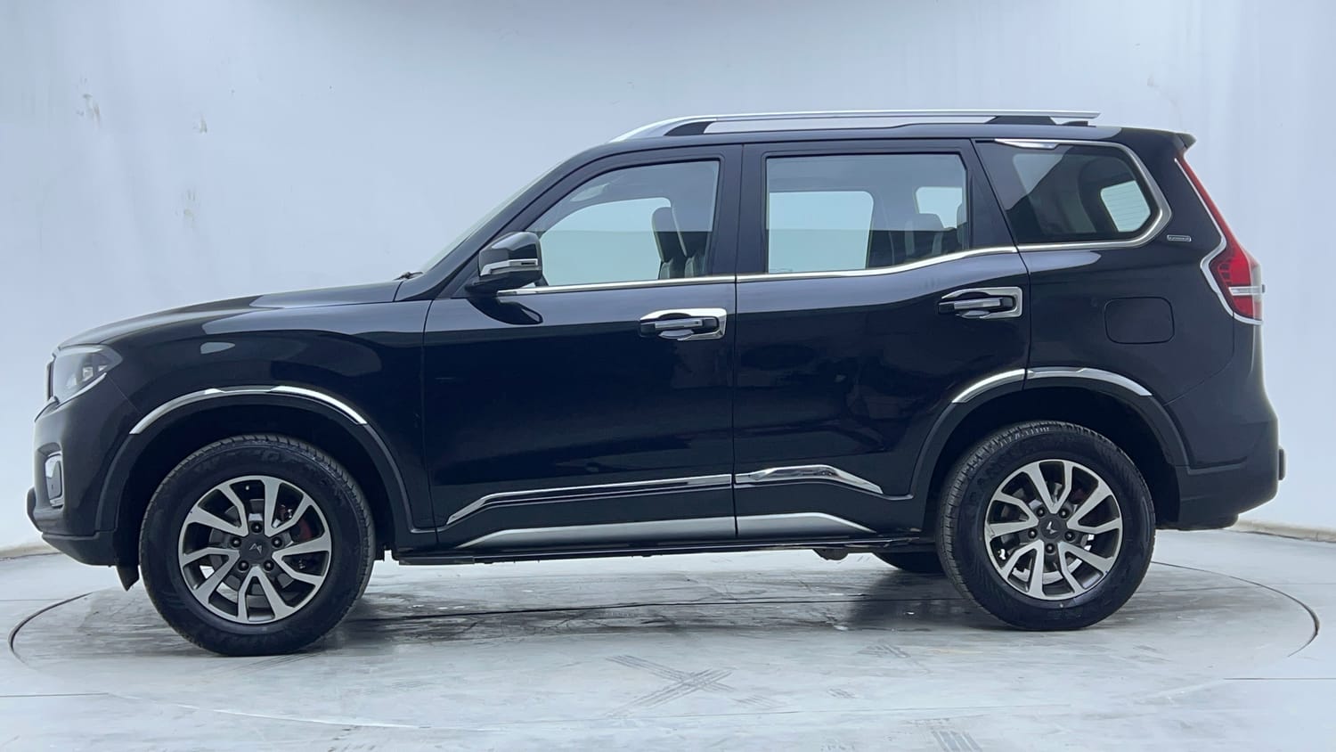 2022 Mahindra Scorpio N - 2