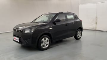 Used 2023 Mahindra XUV 300 W6 1.2 Petrol Petrol Manual Image