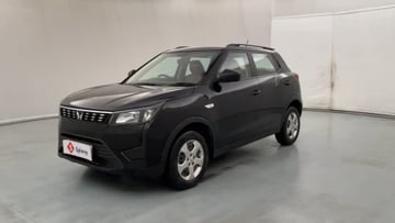 Used 2023 Mahindra XUV 300 W6 1.2 Petrol Petrol Manual Image