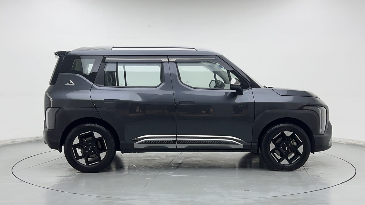 New Kia Syros exterior RIGHT SIDE VIEW