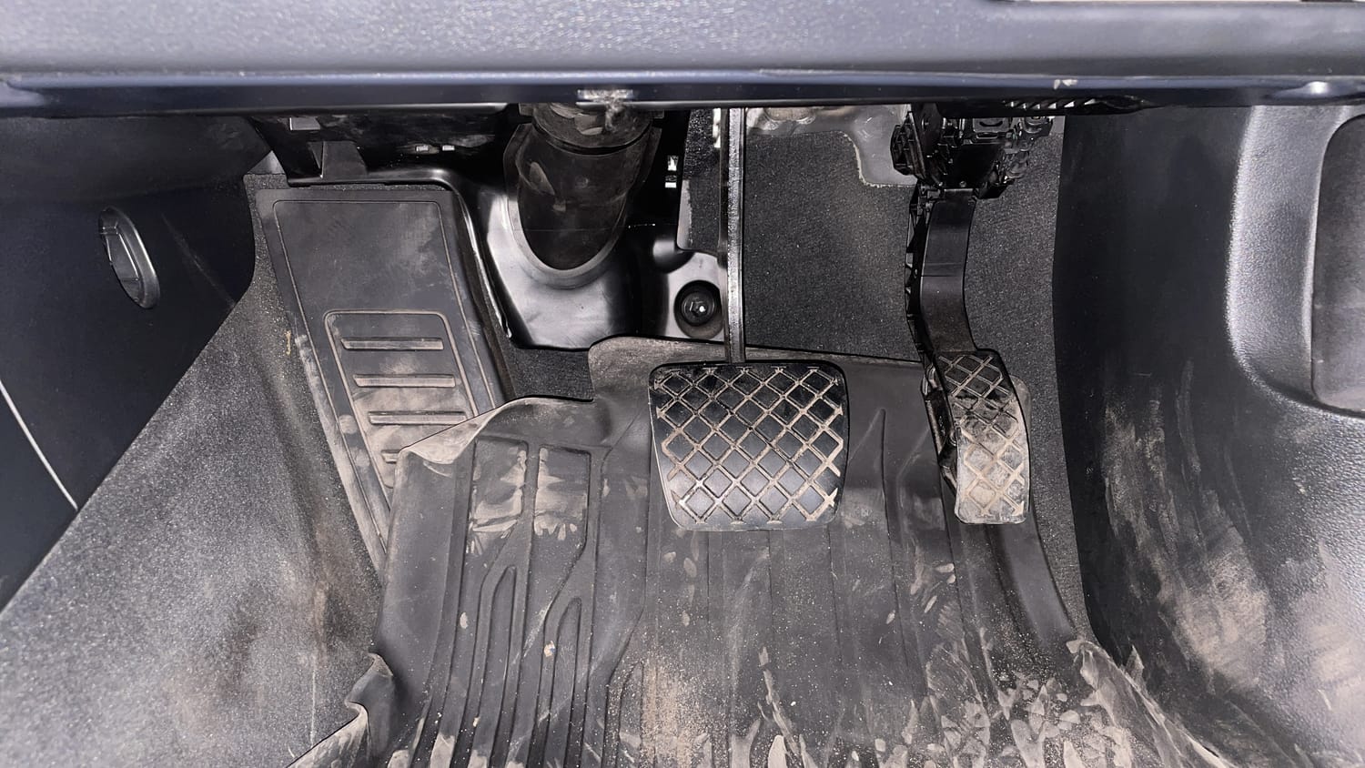 New Audi A6 interior PEDALS VIEW