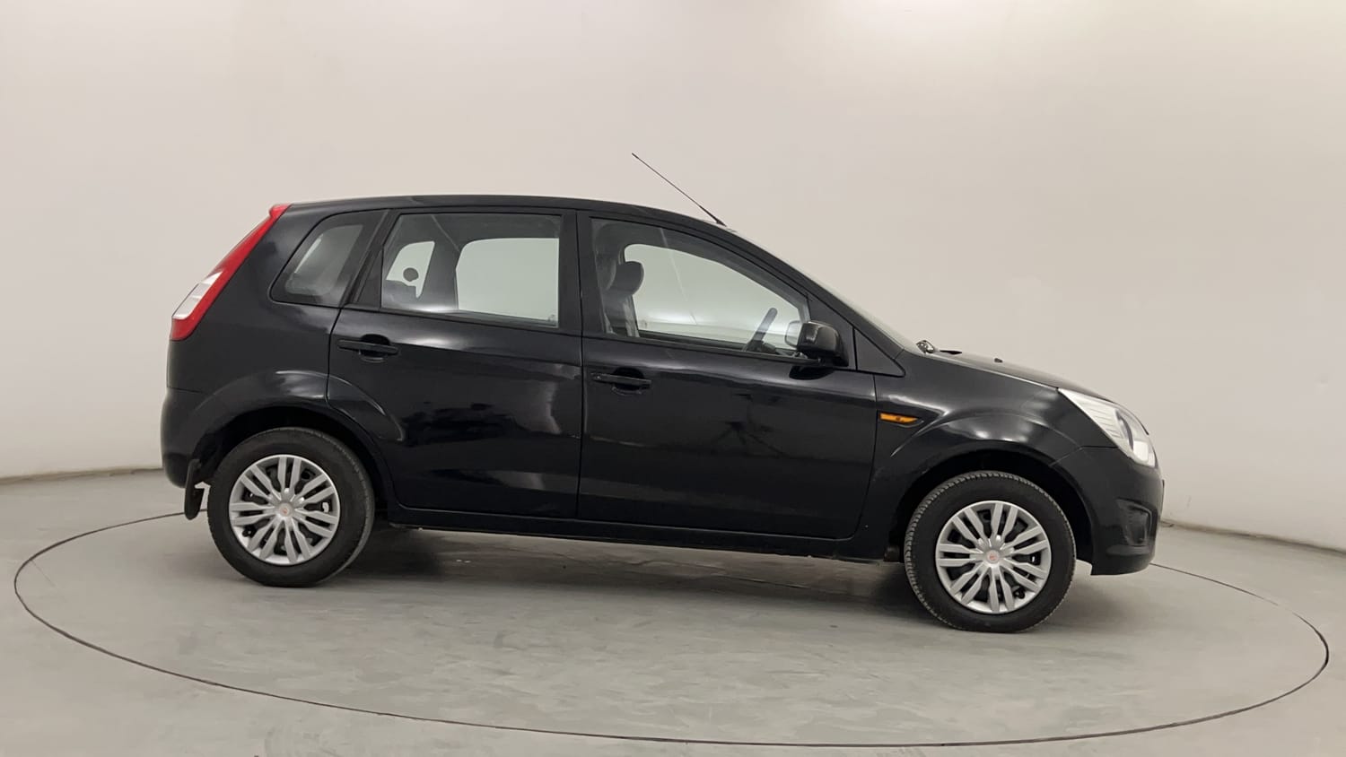 New Ford Figo exterior RIGHT SIDE VIEW