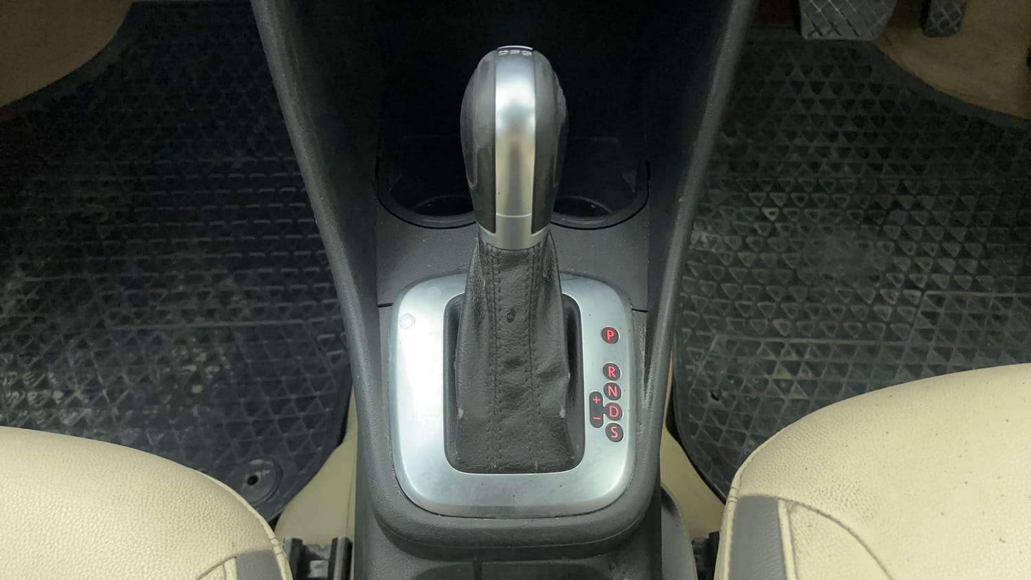 New Volkswagen Vento interior GEAR  KNOB VIEW