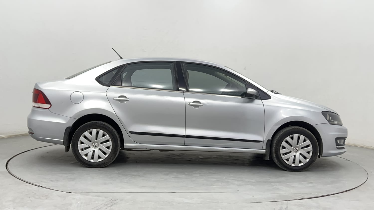 New Volkswagen Vento exterior RIGHT SIDE VIEW