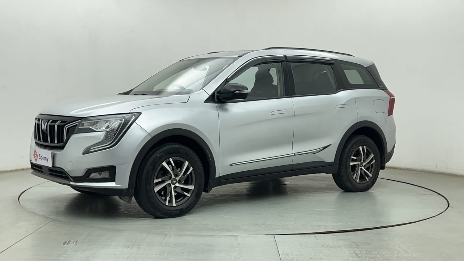2022 Mahindra XUV700 AX 5 Diesel AT 5 STR