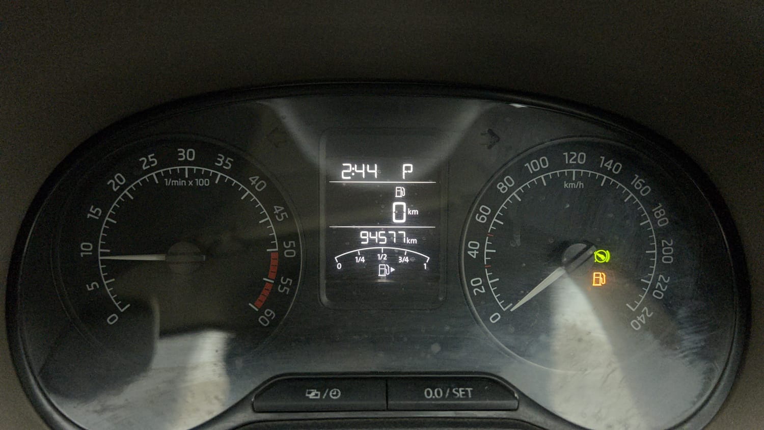 New Skoda Rapid interior CLUSTERMETER VIEW