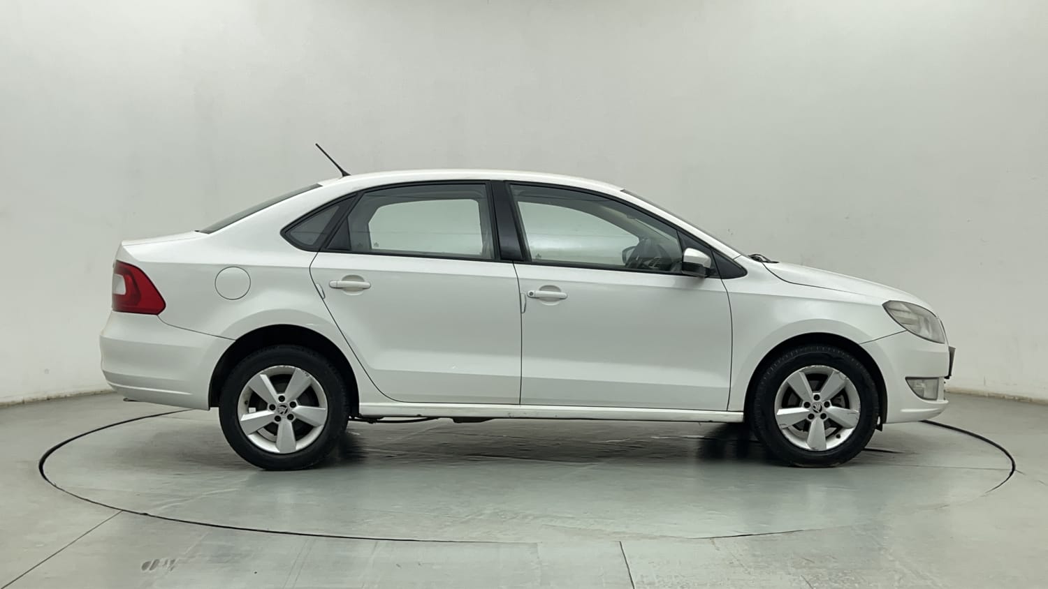 New Skoda Rapid exterior RIGHT SIDE VIEW