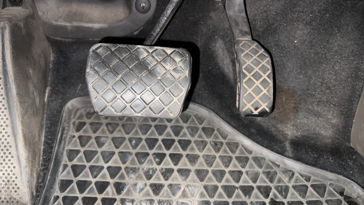New Skoda Rapid interior PEDALS VIEW