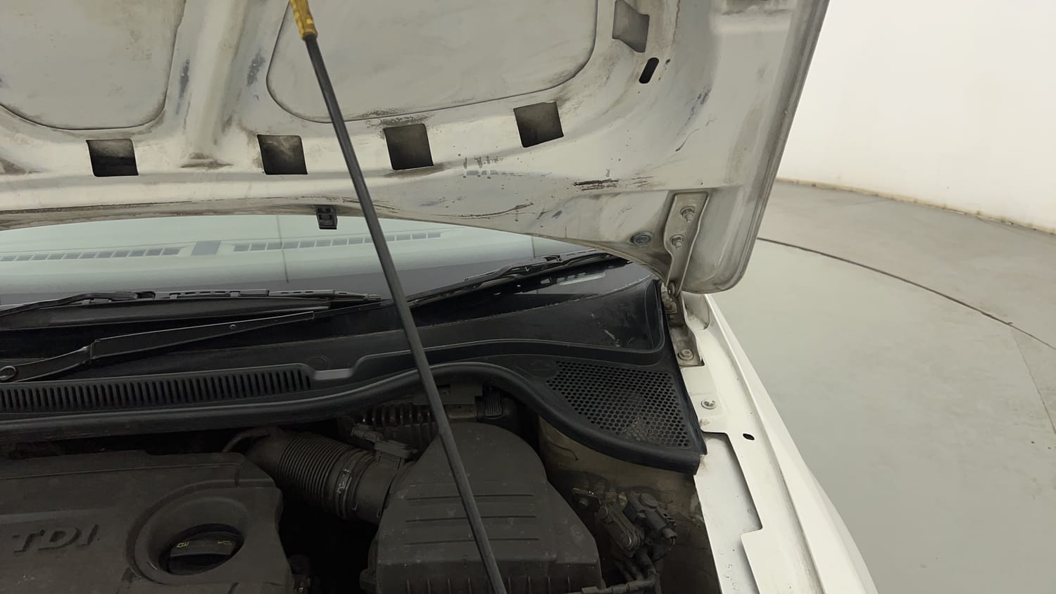 New Skoda Rapid engine ENGINE LEFT SIDE HINGE & APRON VIEW