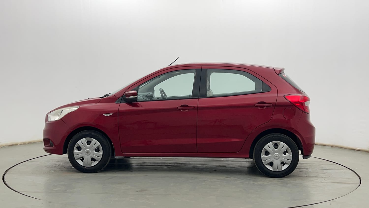2016 Ford Figo - 2