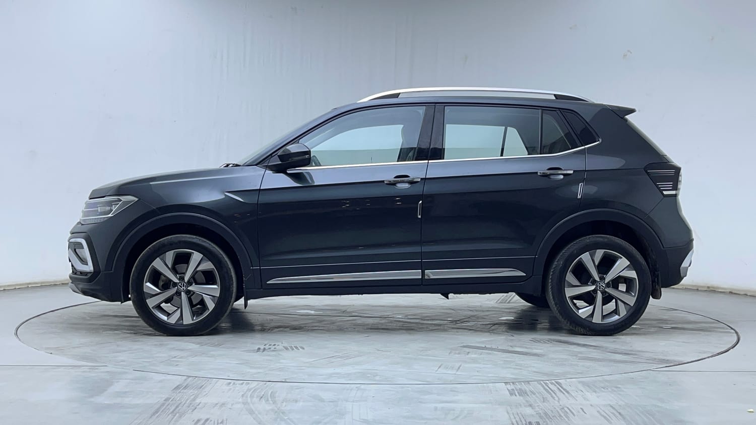 2023 Volkswagen Taigun - 2