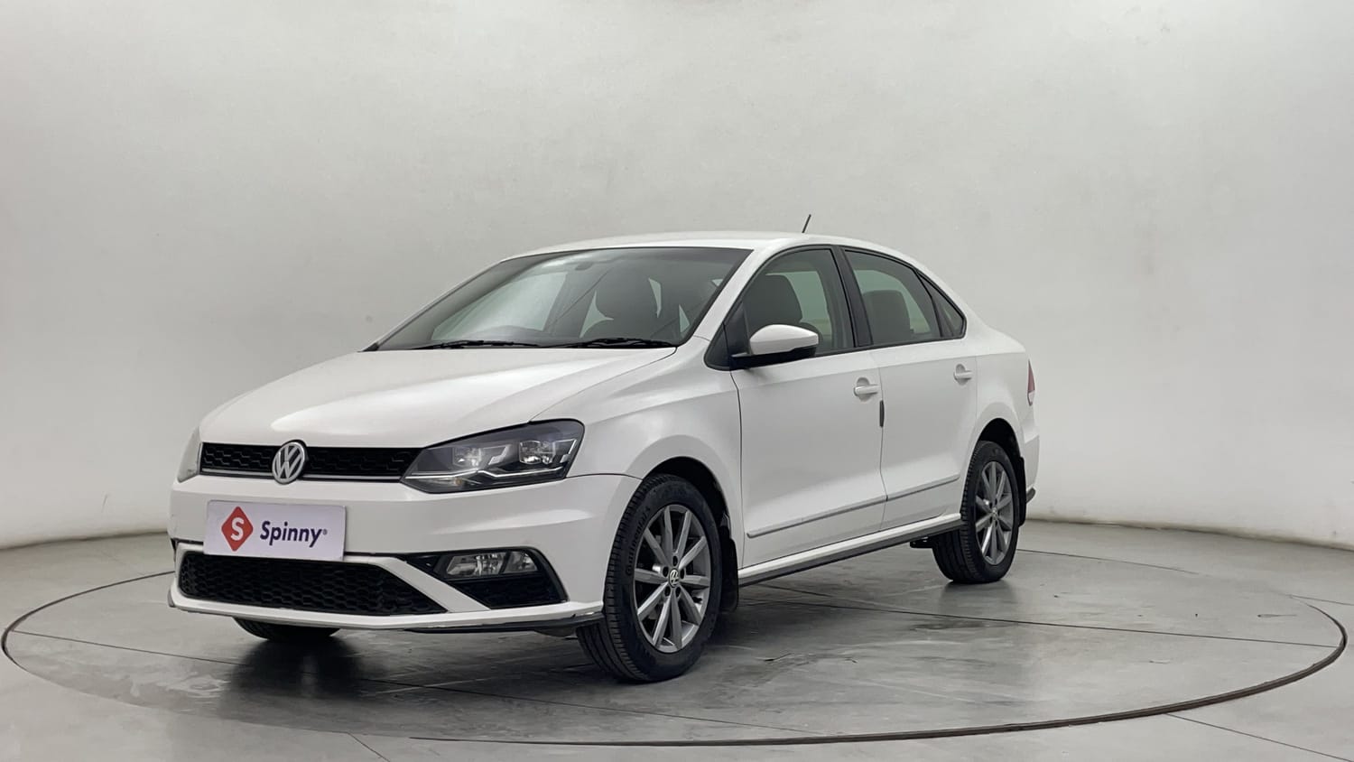 New Volkswagen Vento Candy White