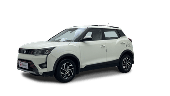 Used 2023 Mahindra XUV 300 W8 1.2 Petrol Petrol Manual Image