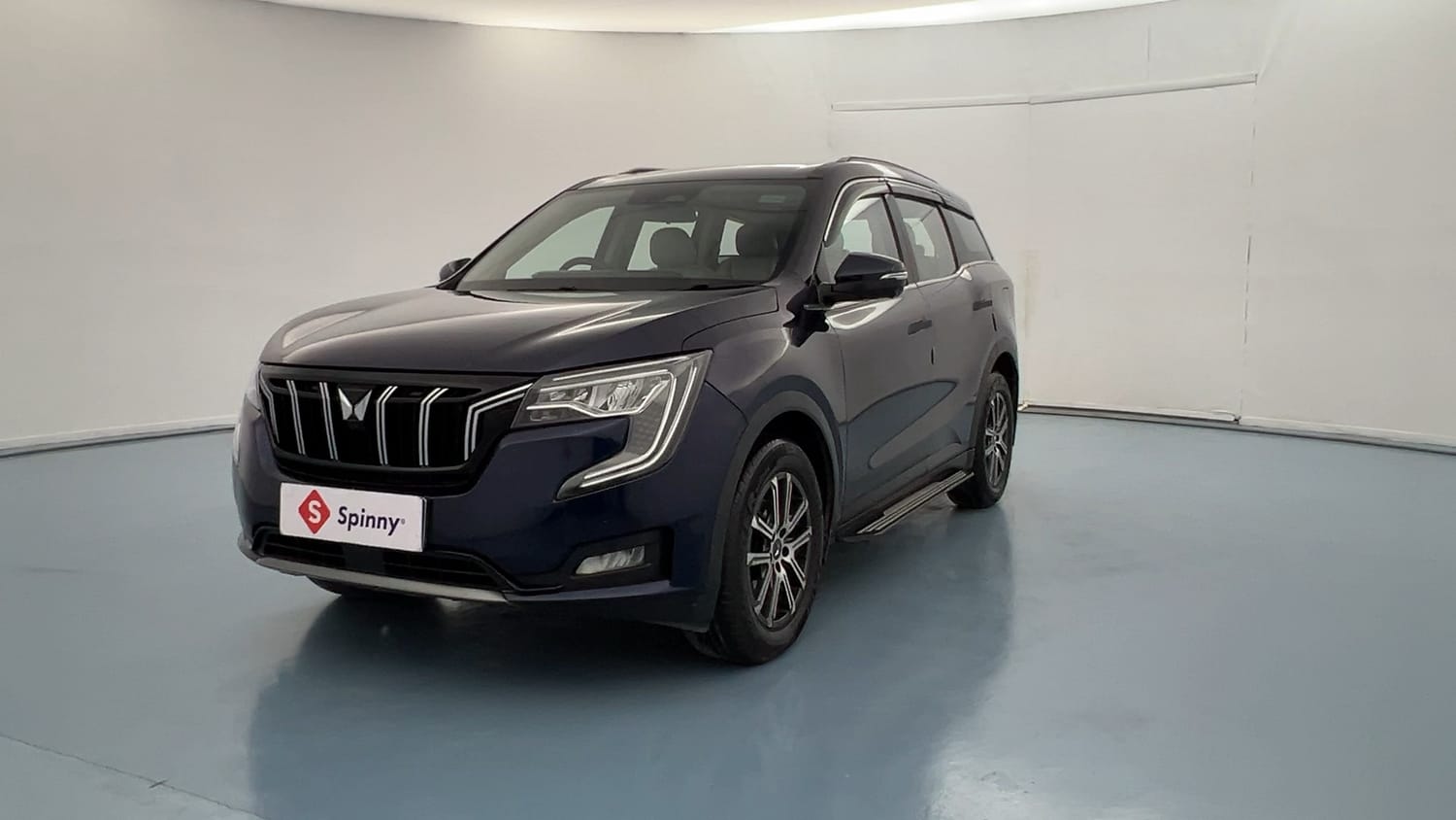 2022 Mahindra XUV700 AX 7 Diesel AT Luxury Pack 7 STR