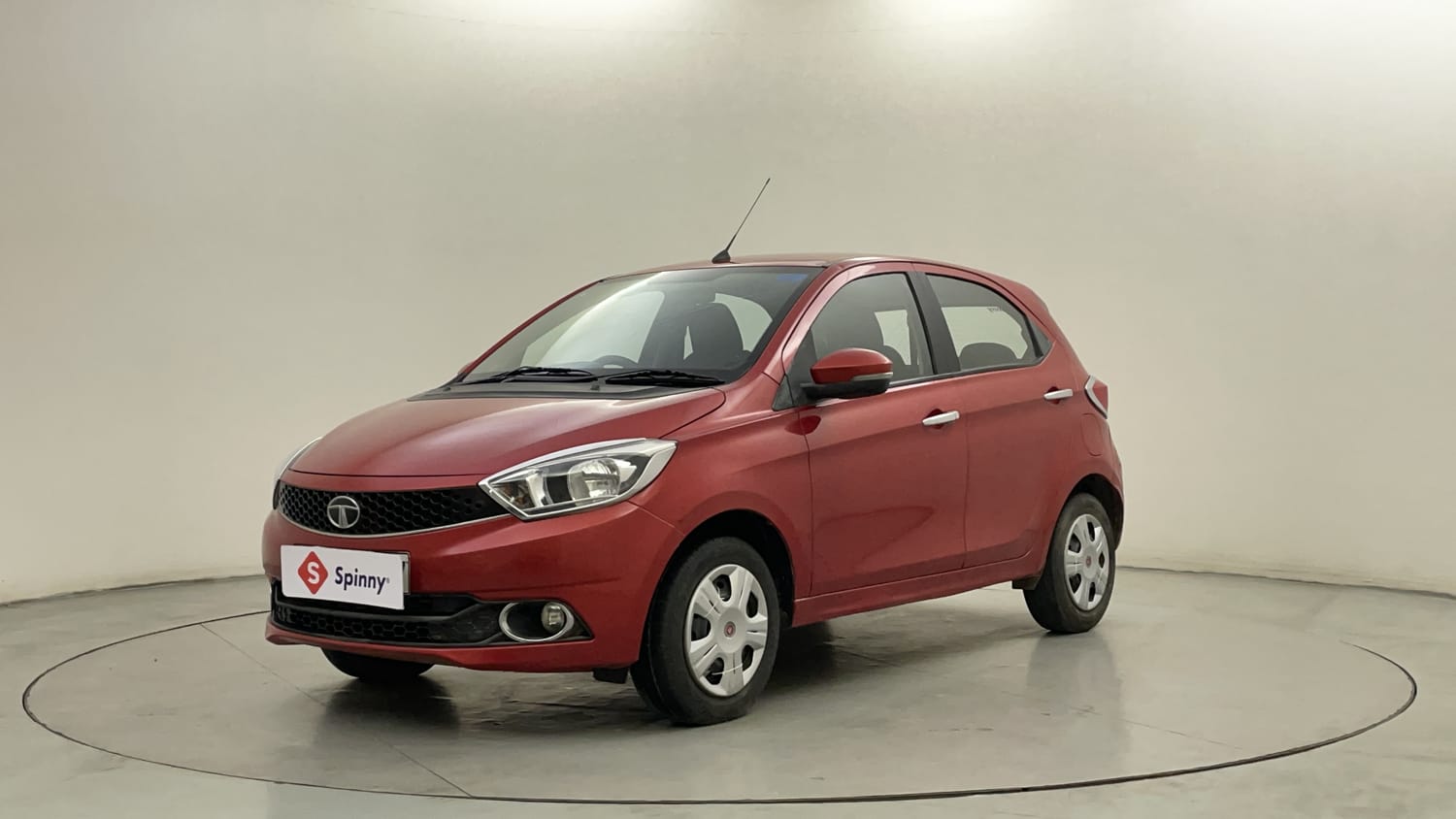 2017 Tata Tiago Revotron XZ w/o Alloy