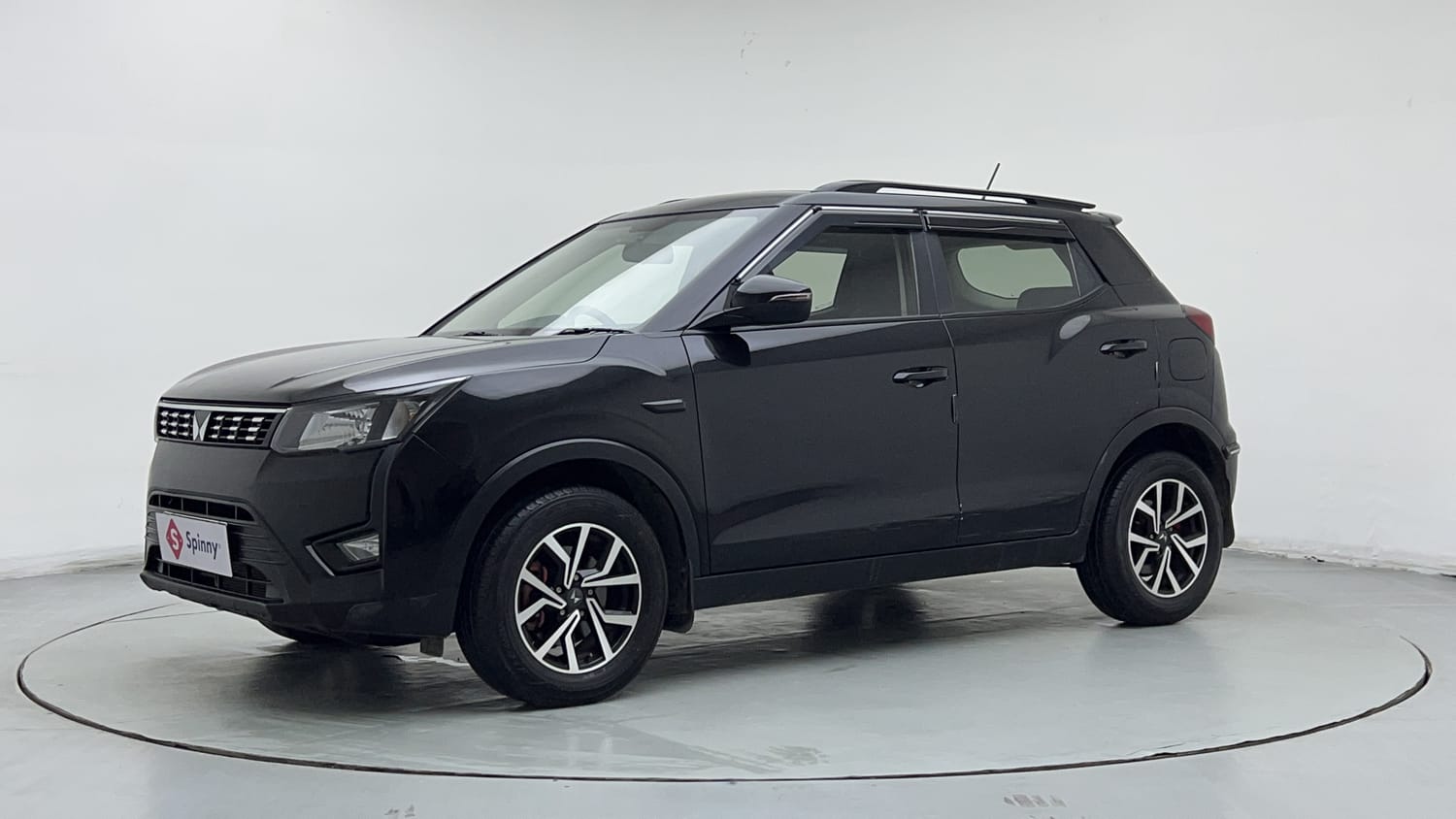 2023 Mahindra XUV 300 W6 1.2 Petrol