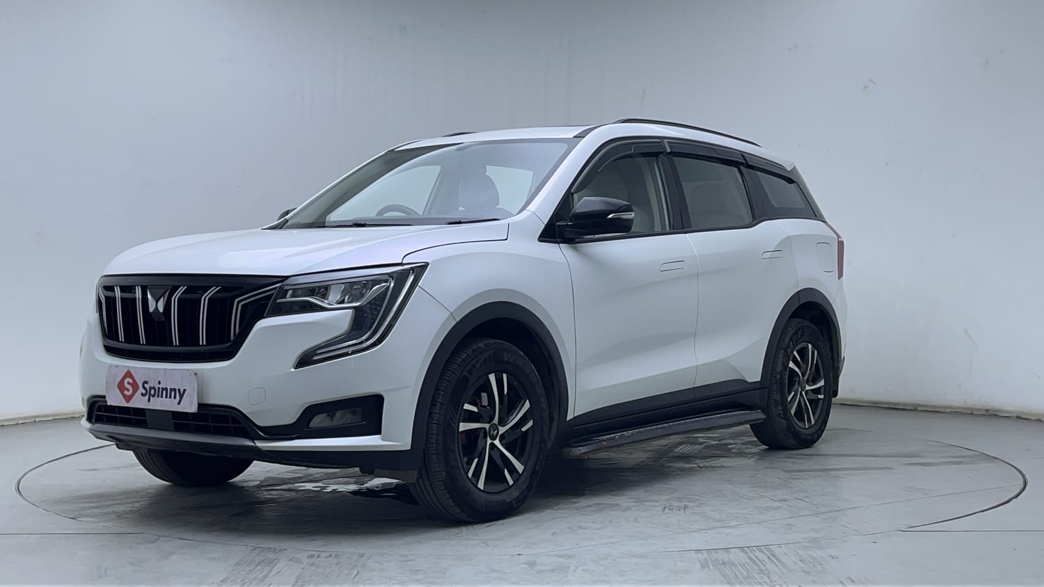 2023 Mahindra XUV700 AX 5 Diesel MT 5 STR