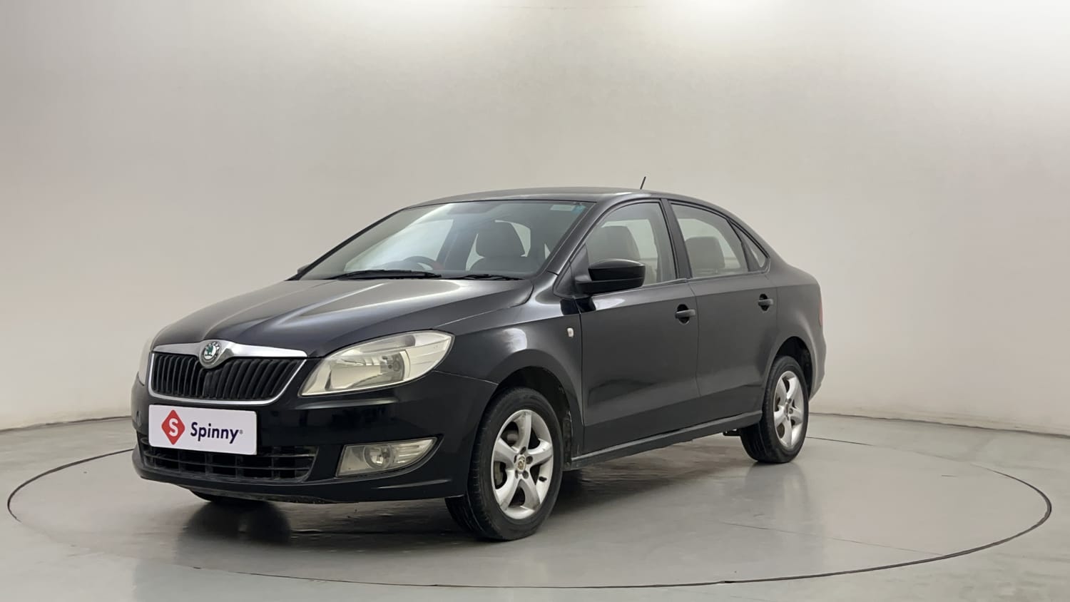 2013 Skoda Rapid Ambition 1.6 TDI CR MT Plus Alloy